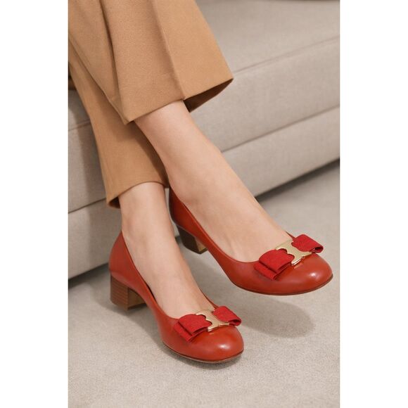 Tory Burch Shoes - Tory Burch Bow Leather Pump Brown Size 7.5 2” Block Heel Quiet Luxury Classic